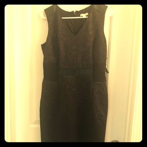 Black sleeveless dress